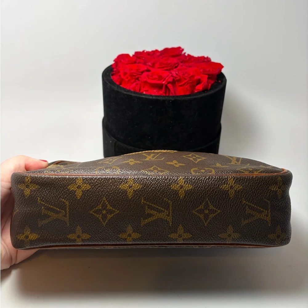 SOLF Louis Vuitton Compeigne 23 Toiletry Pouch/Cosmetic Pouch Monogram